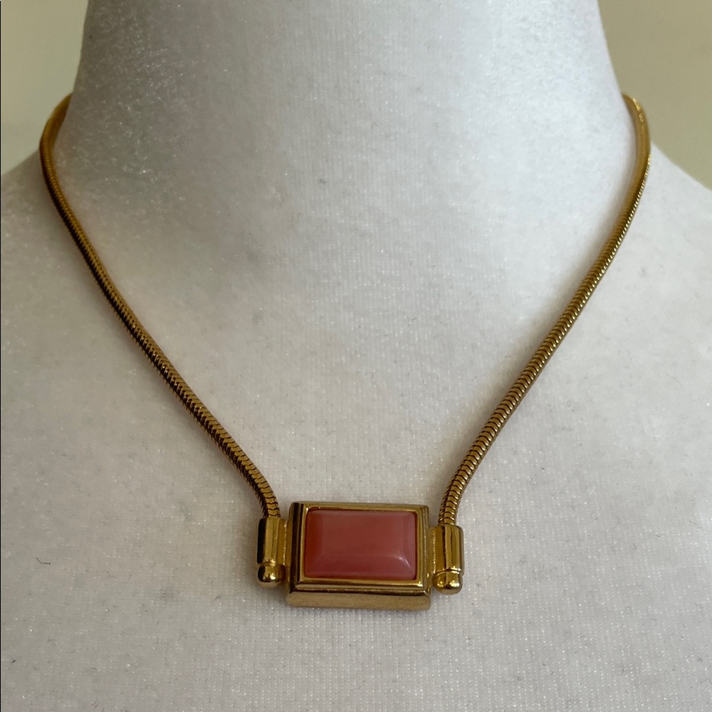 GIVENCHY Gold Serpentine Chain Rectangle Pink Cabochon Stone Necklace Vintage - Picture 10 of 17